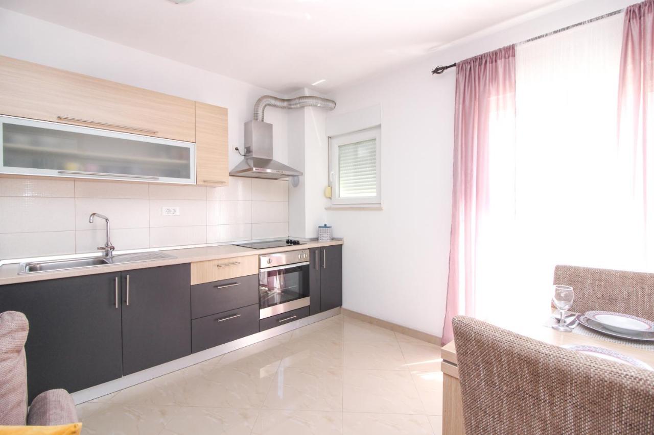 Lotta Apartment